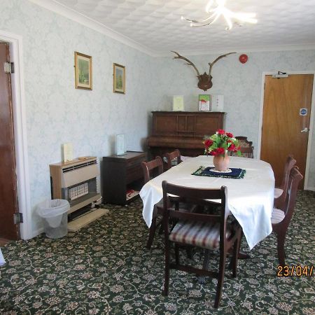 Tremains Guest House Бридженд Экстерьер фото