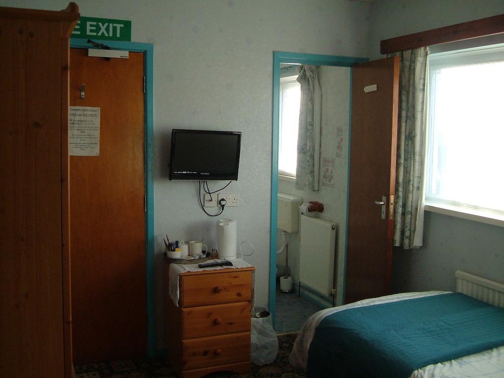 Tremains Guest House Бридженд Номер фото